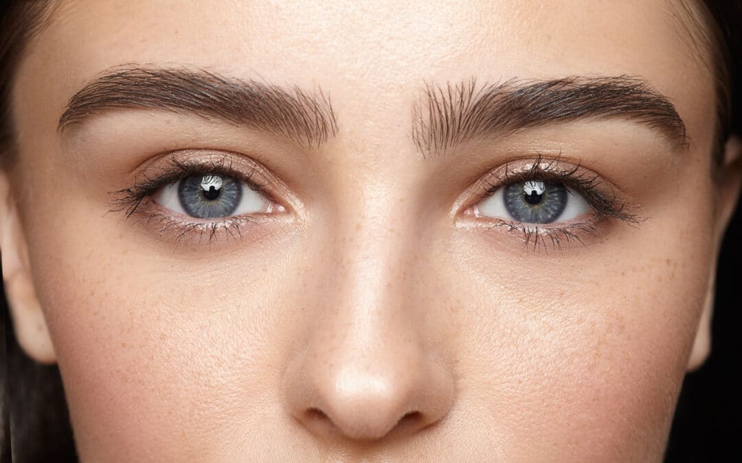 Differences Between Blepharoplasty and Ptosis Surgery